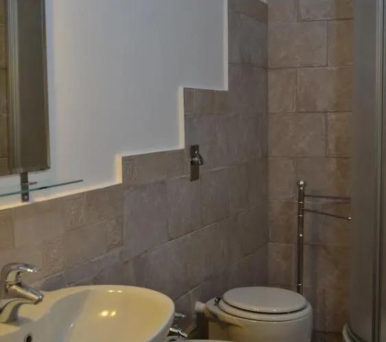 Dietro Al Massimo לינה וארוחת בוקר *