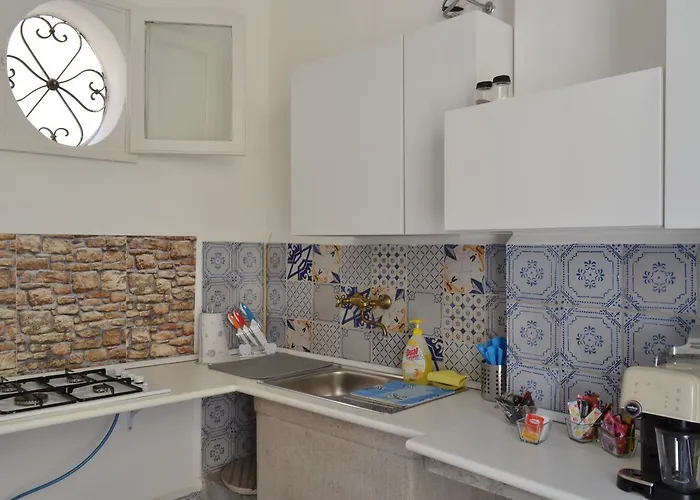 לינה וארוחת בוקר Dietro Al Massimo *