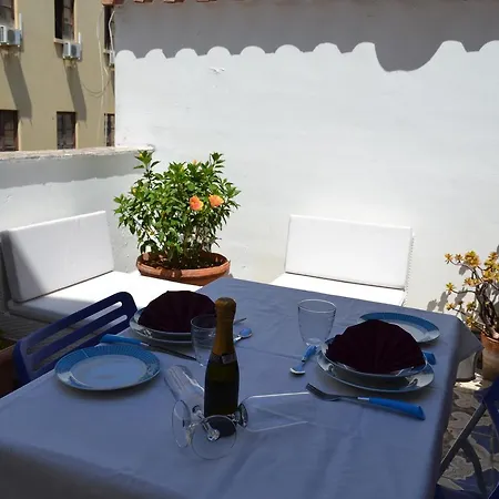 Dietro Al Massimo Bed & Breakfast